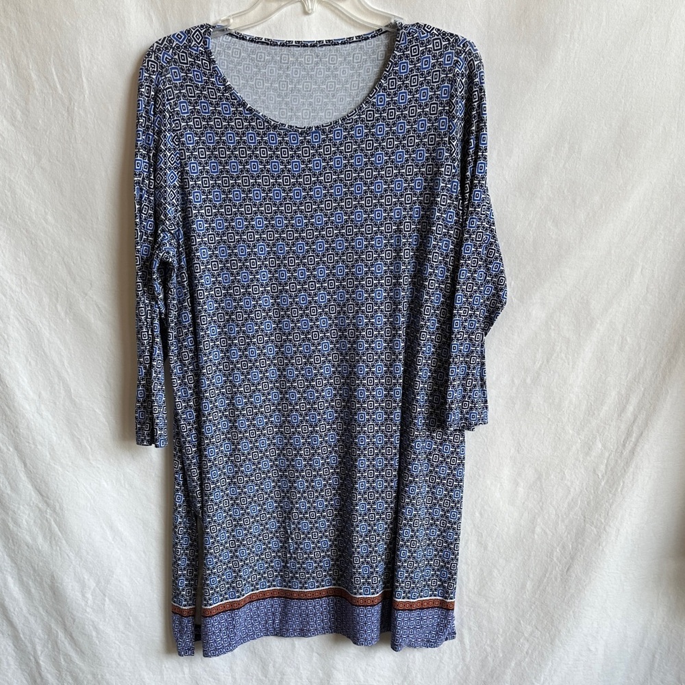 Philosophy blue and white geometric print tunic, size 2X